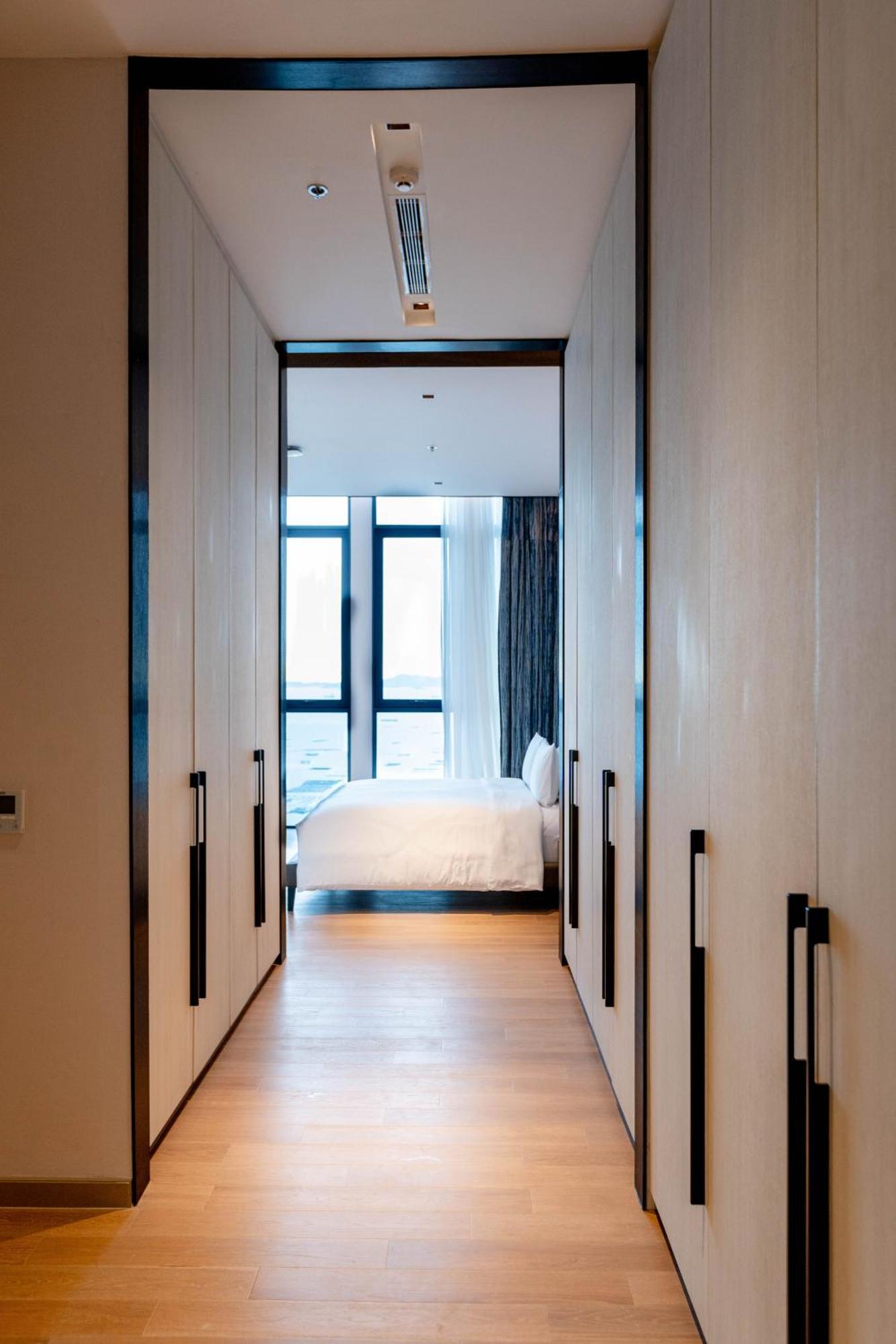 S Sriracha Hotel&Residence Sziracsa Kültér fotó
