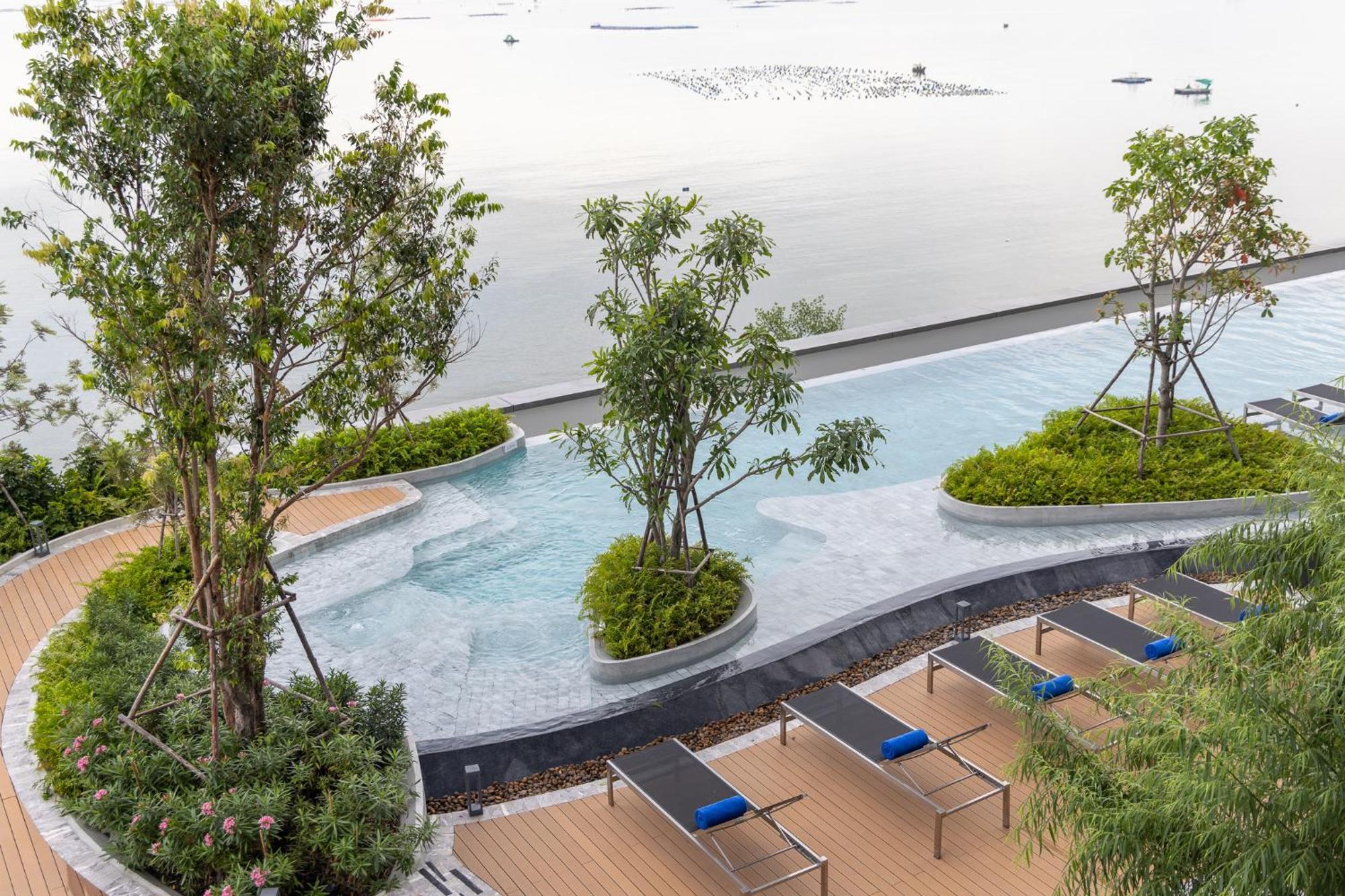 S Sriracha Hotel&Residence Sziracsa Kültér fotó